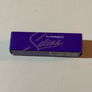Mac Selena lipstick color la flor